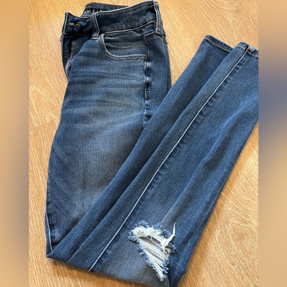 American Eagle Women’s “The Dream Jean” skinny jeans size 8L